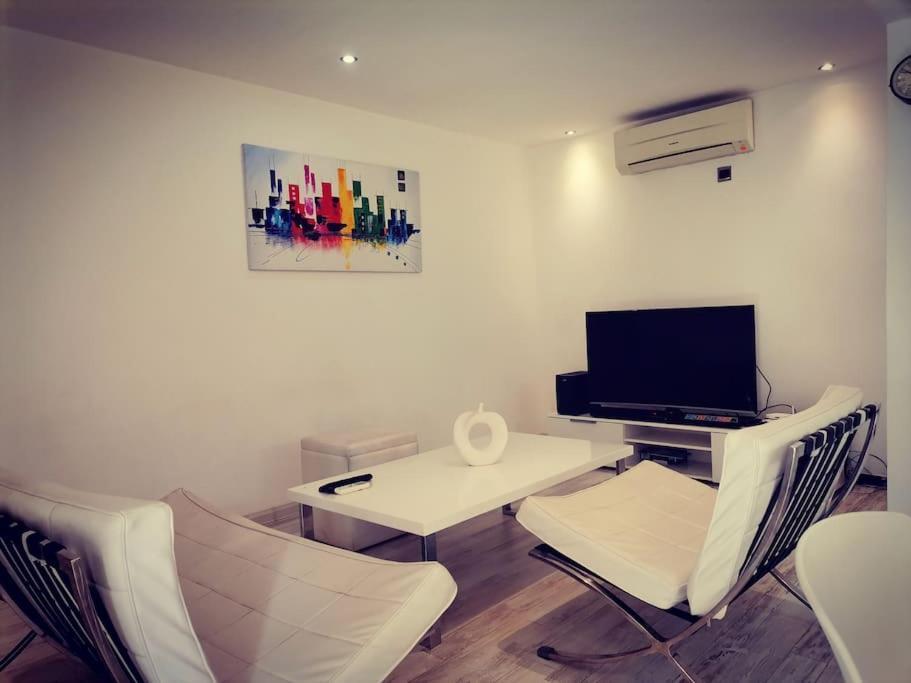 Lovely Two Bedrooms Apartment. Flic-en-Flacq Exteriör bild